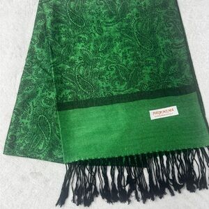 Pashmina Paisley Green silk soft Scarf shawl wrap with black Fringe NWOT